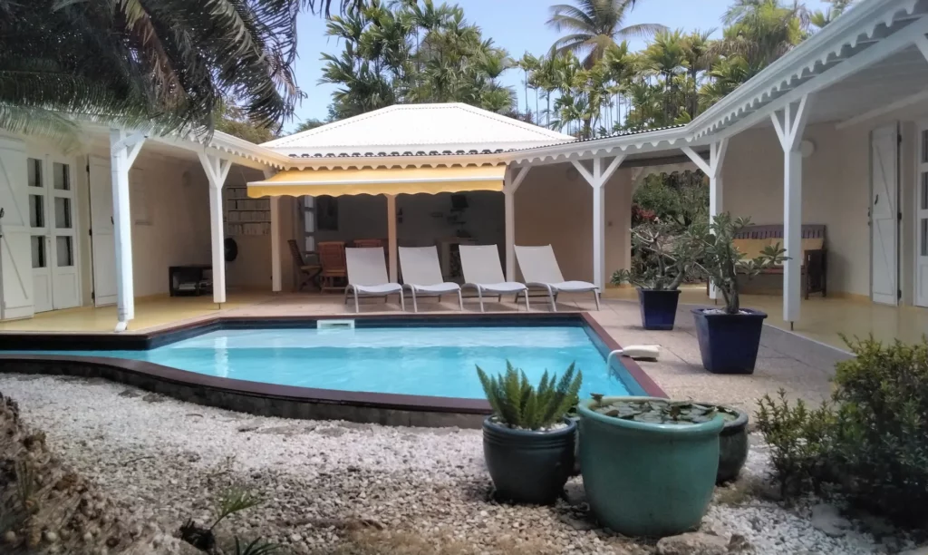 Habitation de l'anse Mancenillier, la villa avec sa piscine